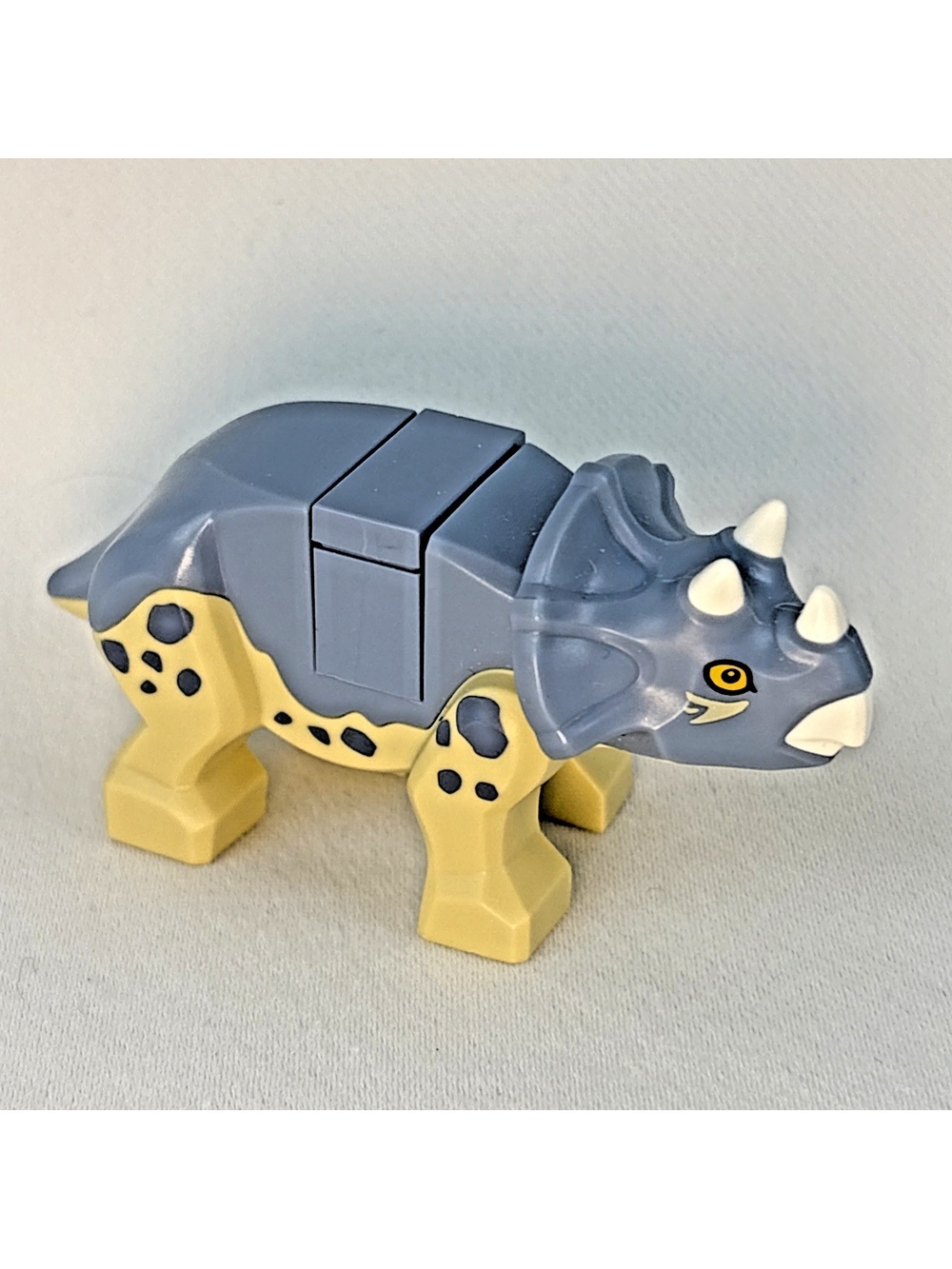 Lego Jurassic World Baby Triceratops Figure (from set 76940) (tricera06)